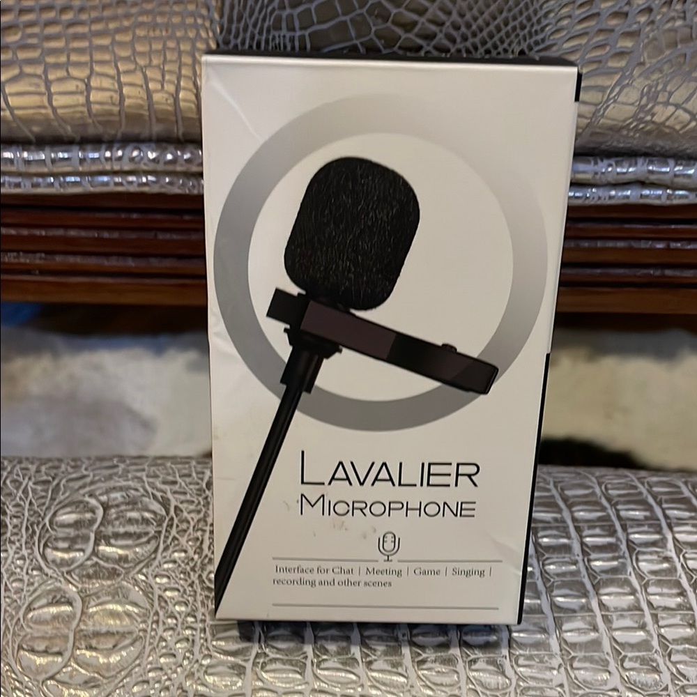 Black Lavalier Lapel Microphone – Compact Clip-On Mic